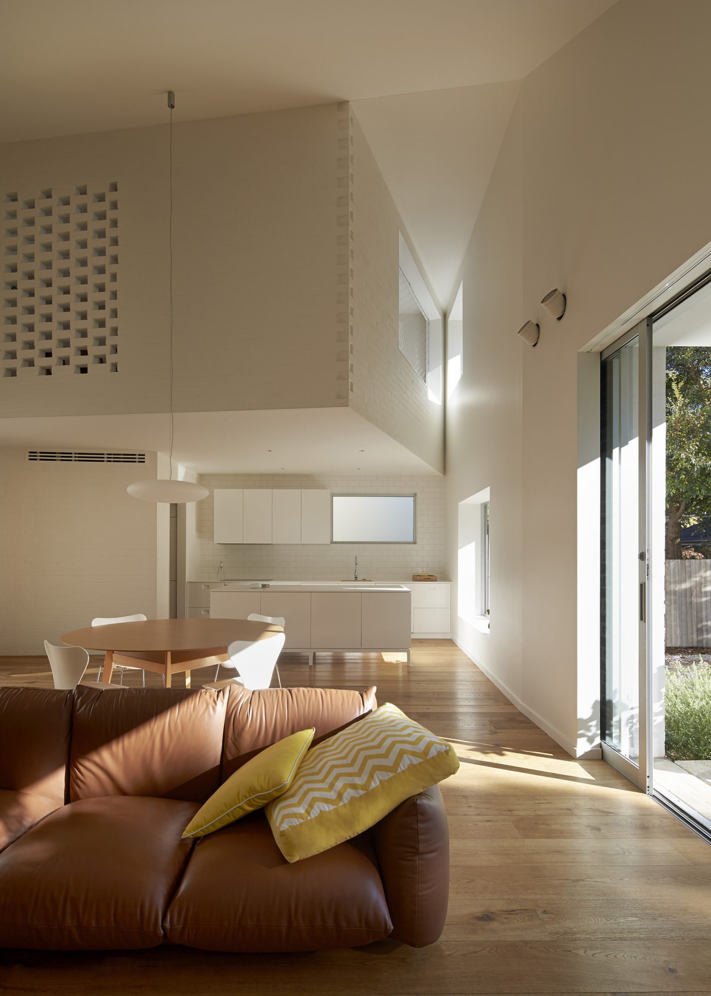 Cozy And Modern Residence In Riverview, Australia cozy and modern residence in riverview australia ad14bb3