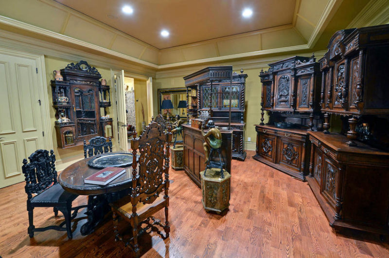 Extravagant European in The River Club in Georgia, USA extravagant european in the river club in georgia usa 264f9b1