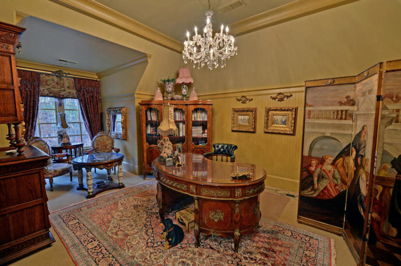 Extravagant European in The River Club in Georgia, USA extravagant european in the river club in georgia usa 7c88e06