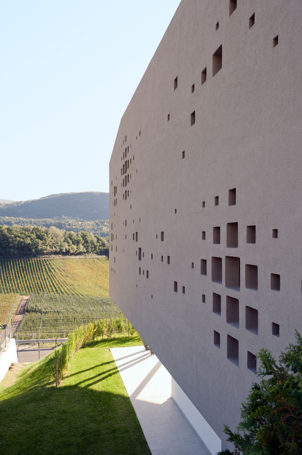 Giacomuzzi Duplex by Monovolume Architecture + Design giacomuzzi duplex by monovolume architecture design 7d184dd