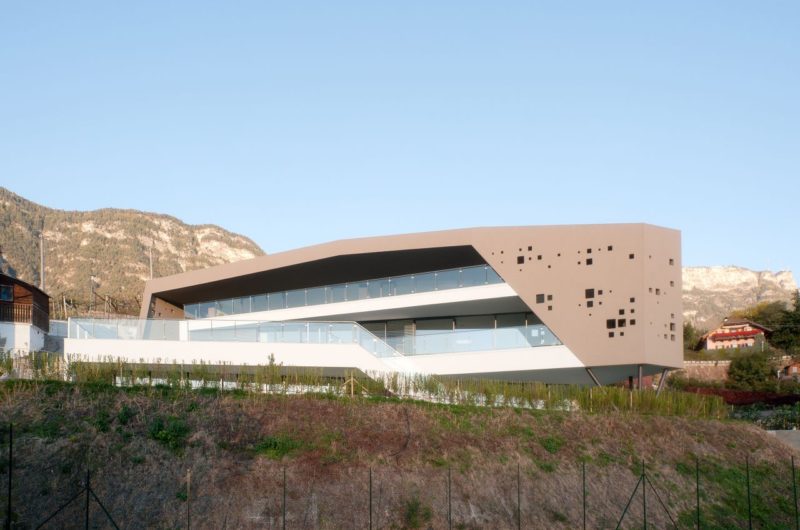 Giacomuzzi Duplex by Monovolume Architecture + Design giacomuzzi duplex by monovolume architecture design 9d3e214