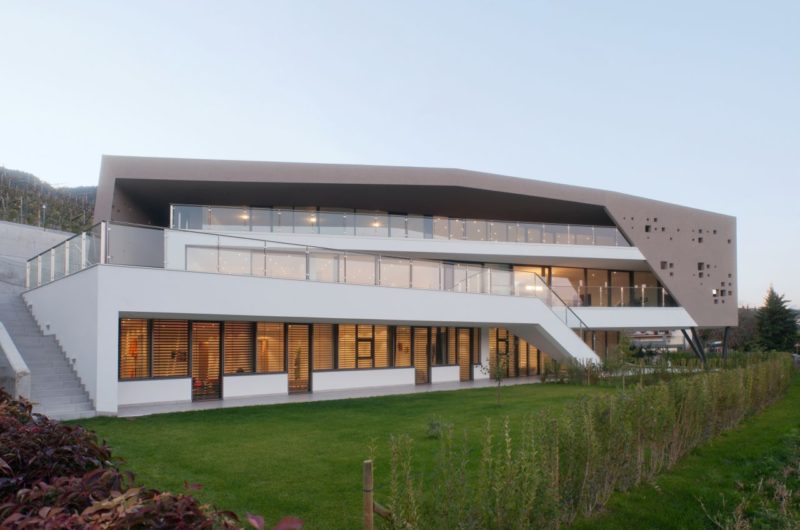 Giacomuzzi Duplex by Monovolume Architecture + Design giacomuzzi duplex by monovolume architecture design e4c0ea8