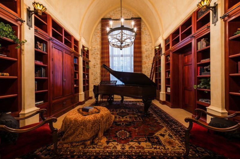 Grandiose Castle in the Woods in Austin, Texas grandiose castle in the woods in austin texas b1254dd