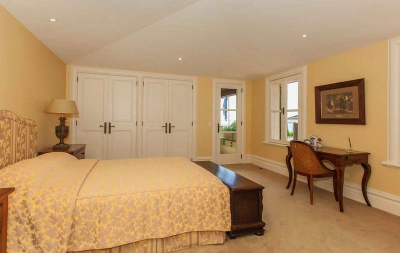 Imposing Villa Belvedere in Auckland, New Zealand imposing villa belvedere in auckland new zealand fe0cf1c