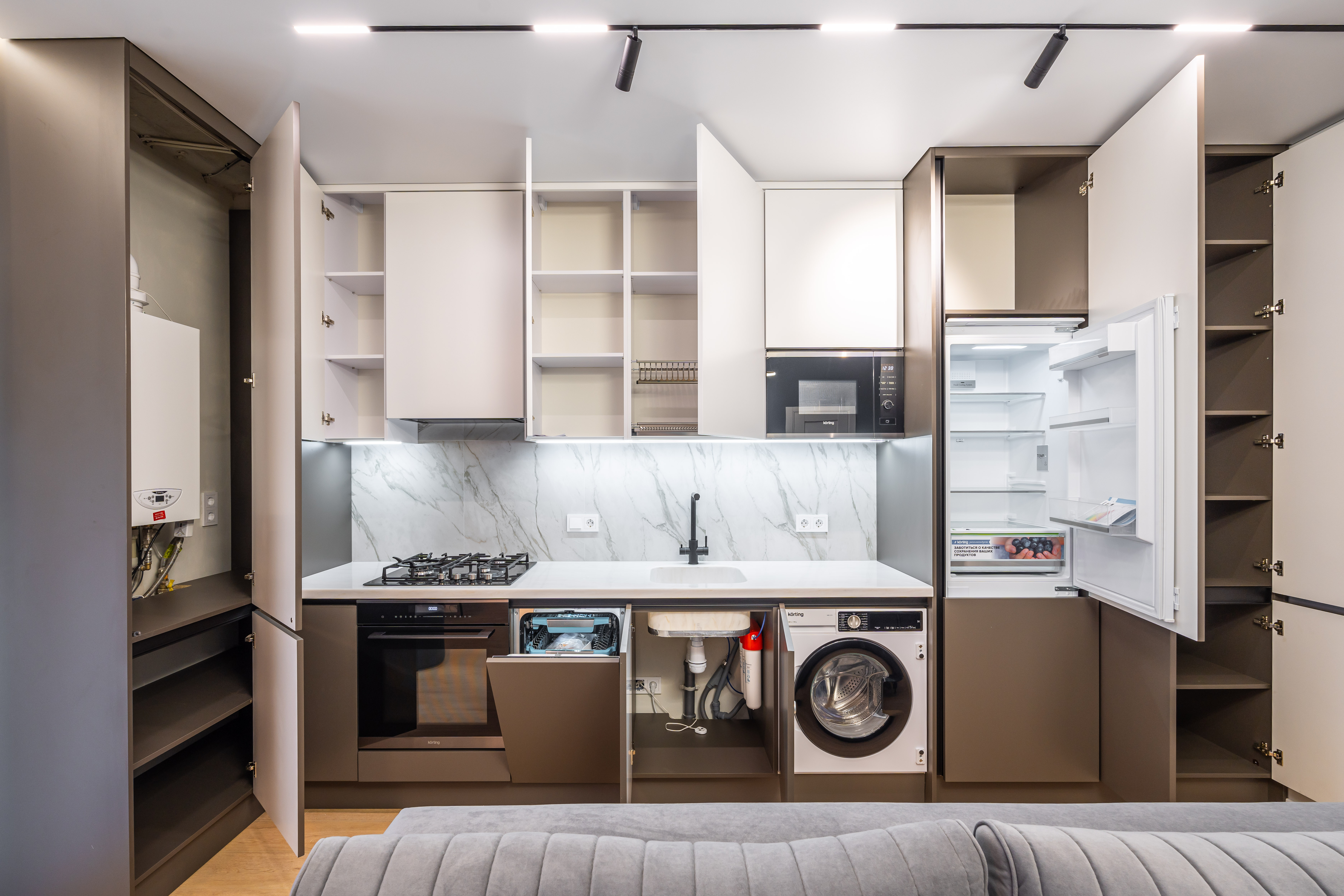 How the Complector Selects, Delivers, and Installs Equipment for an Apartment 1 kak komplektator podbiraet privozit i ustanavlivaet tehniku dlja kvartiry 224c015