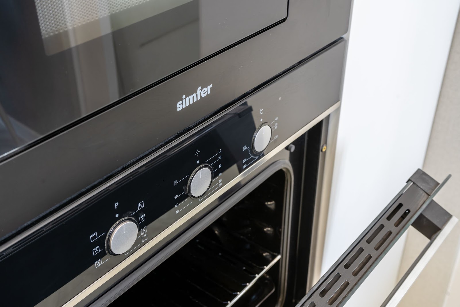 How the Complector Selects, Delivers, and Installs Equipment for an Apartment 5 kak komplektator podbiraet privozit i ustanavlivaet tehniku dlja kvartiry 2a7e87c