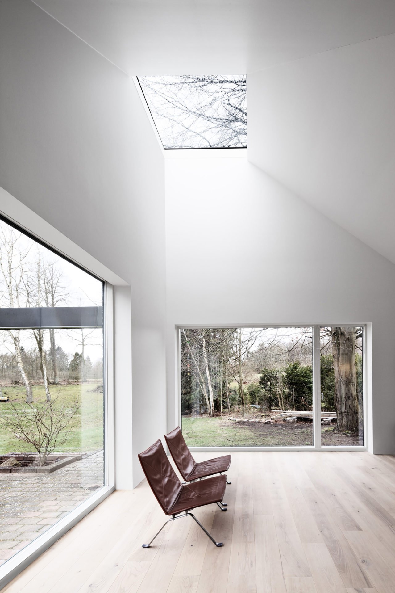 Minimalistic Roof House In Fredensborg, Denmark minimalistic roof house in fredensborg denmark 9829990