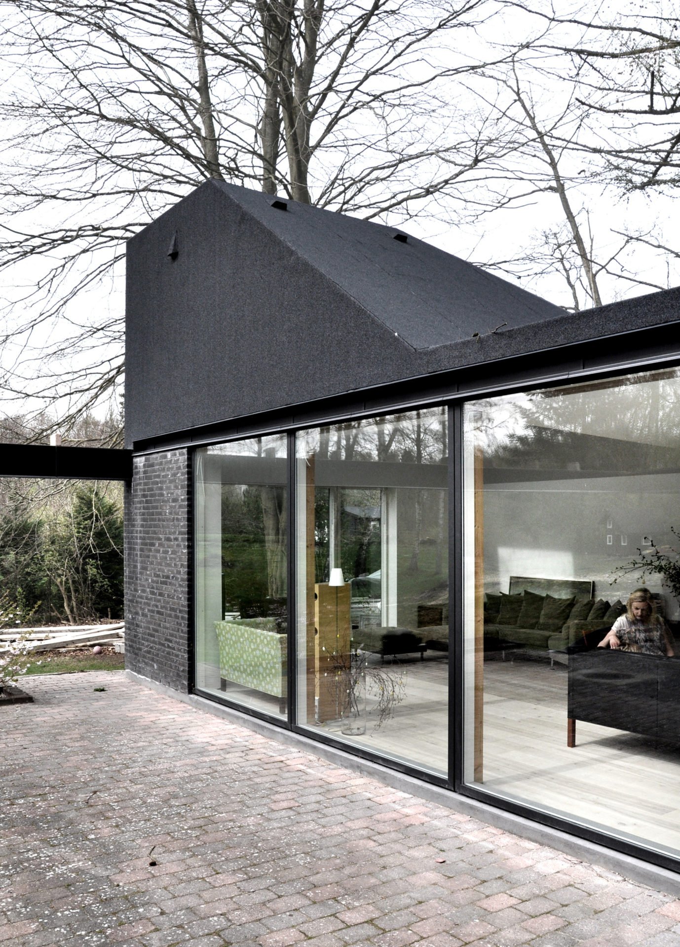 Minimalistic Roof House In Fredensborg, Denmark minimalistic roof house in fredensborg denmark b745641