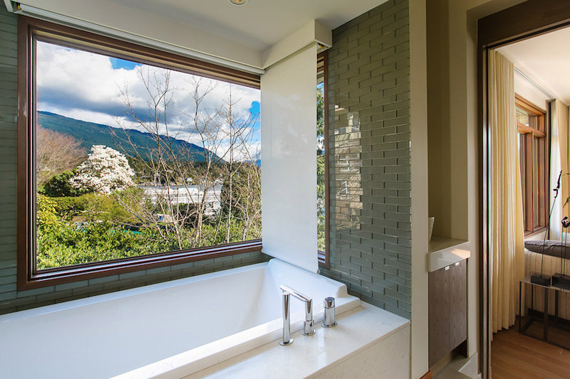 One Of A Kind Lowry House in Canada, U.S.A. one of a kind lowry house in canada usa 97d0724