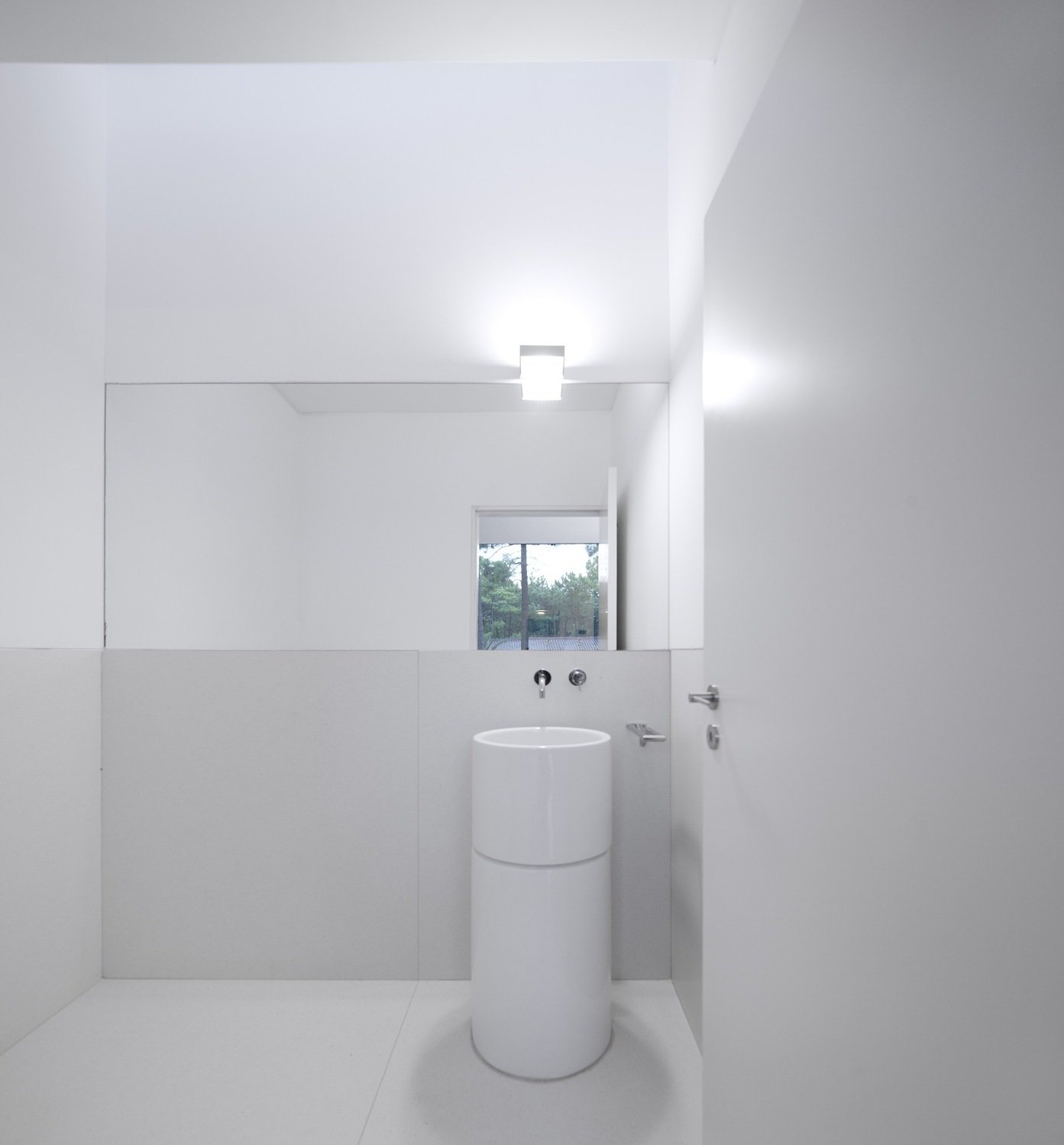 Perfectly Organized Aroeira III House by ColectivArquitectura perfectly organized aroeira iii house by colectivarquitectura 05ec4e5