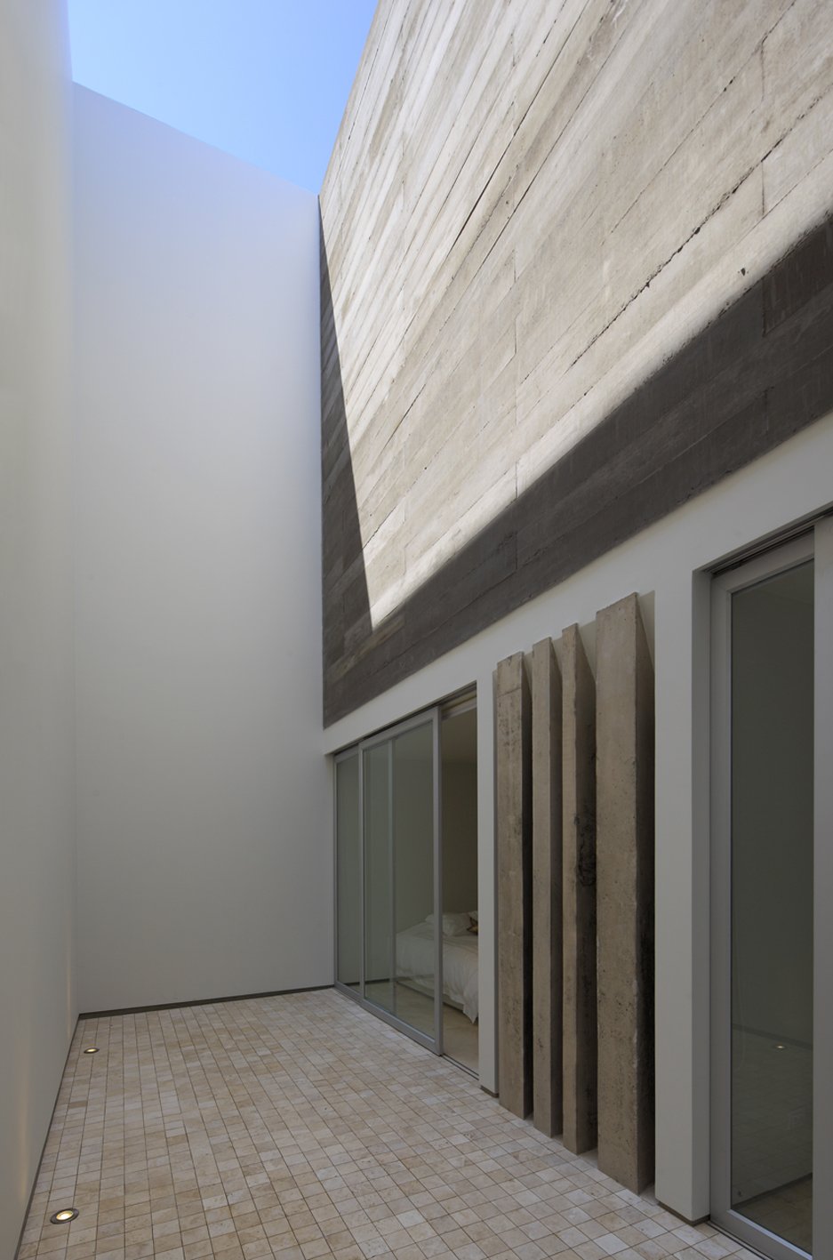 Plain Casa La Caleta by by Llosa Cortegana Arquitectos plain casa la caleta by by llosa cortegana arquitectos 87f15ca