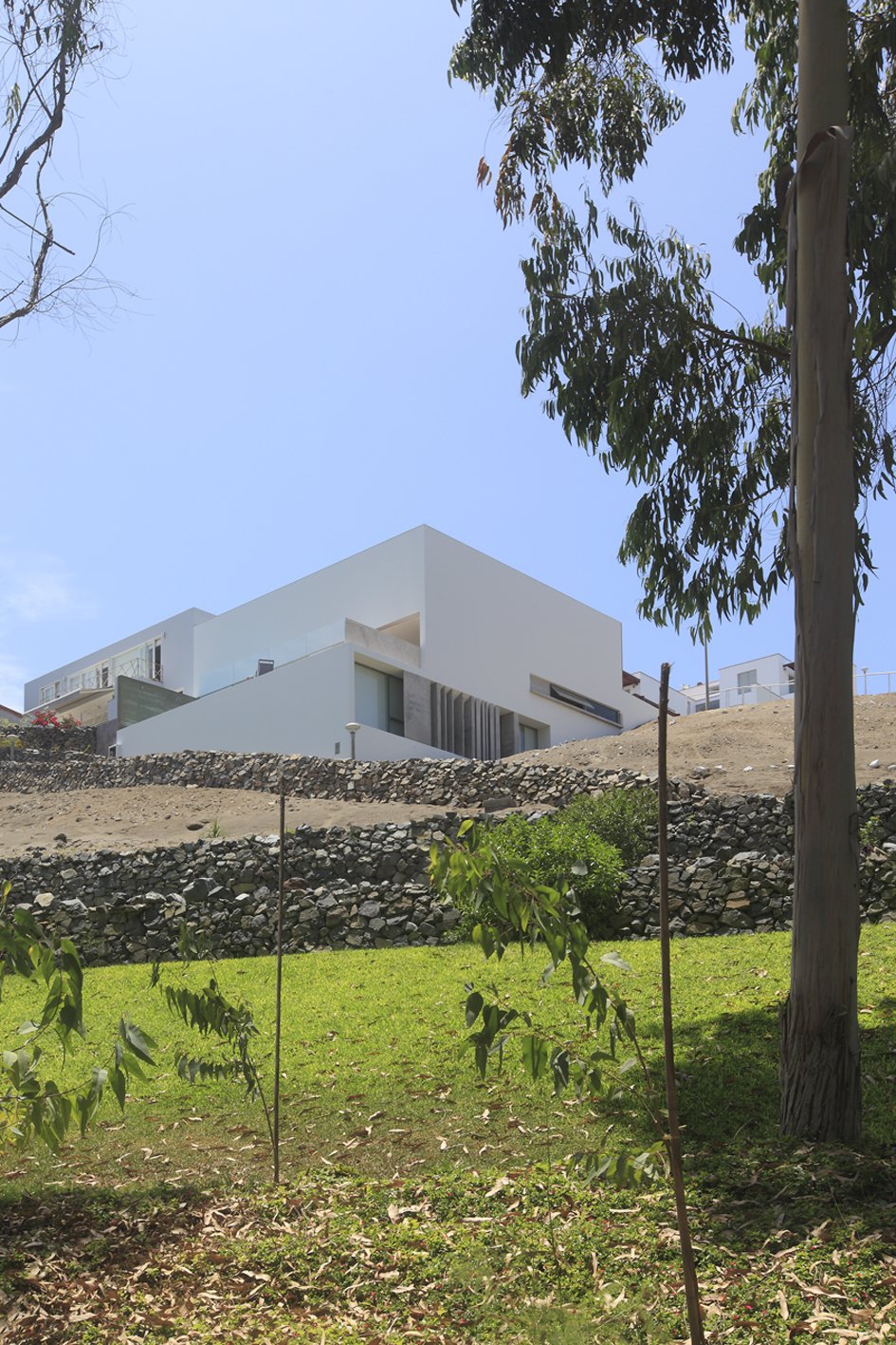 Plain Casa La Caleta by by Llosa Cortegana Arquitectos plain casa la caleta by by llosa cortegana arquitectos 9a78591