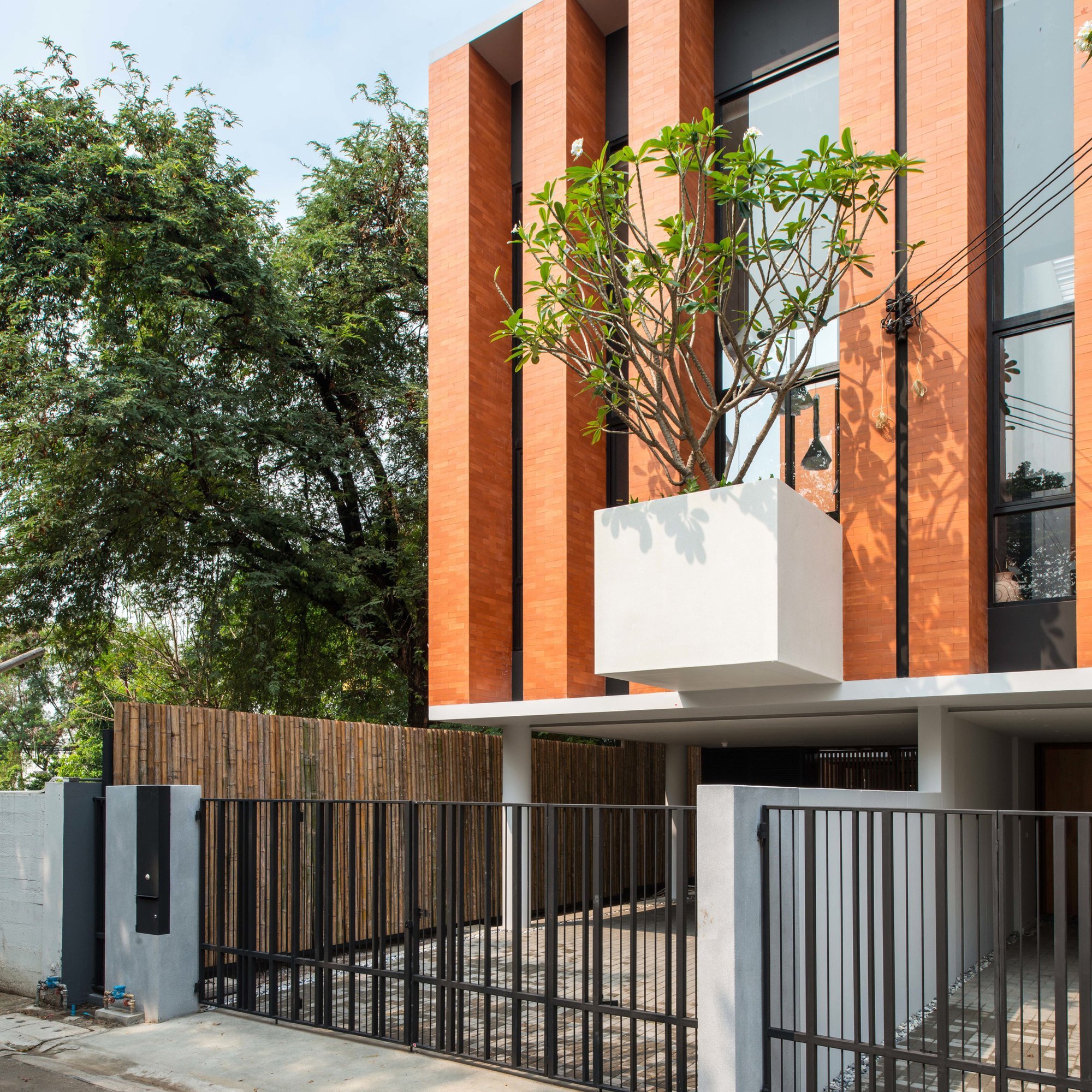 Townhouses With Private Courtyards In Bangkok, Thailand townhouses with private courtyards in bangkok thailand d6c68b5