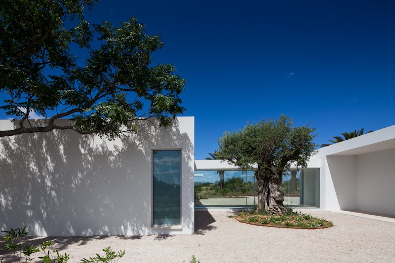 Contemporary Home in Tavira, Portugal by Vitor Vilhena contemporary home in tavira portugal by vitor vilhena 7dbefd6