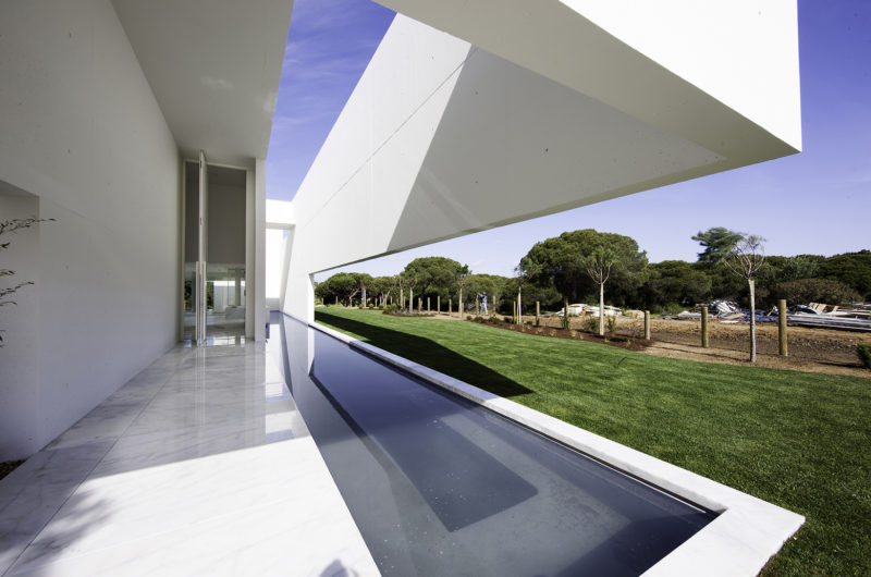House in Quinta do Lago By Topos Atelier de Arquitectura house in quinta do lago by topos atelier de arquitectura 6087479