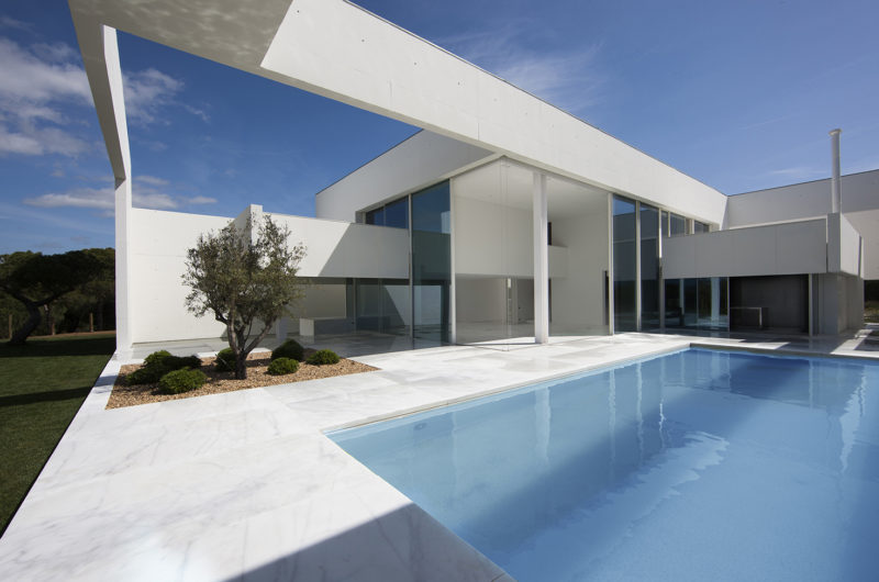 House in Quinta do Lago By Topos Atelier de Arquitectura house in quinta do lago by topos atelier de arquitectura d065e24