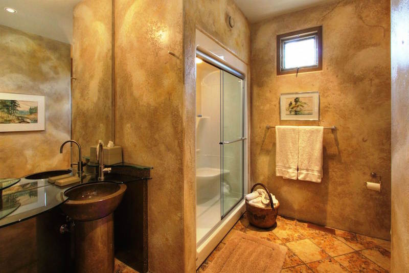 Jasmine's Cove Home In Lake Country, British Columbia jasmines cove home in lake country british columbia f86b845