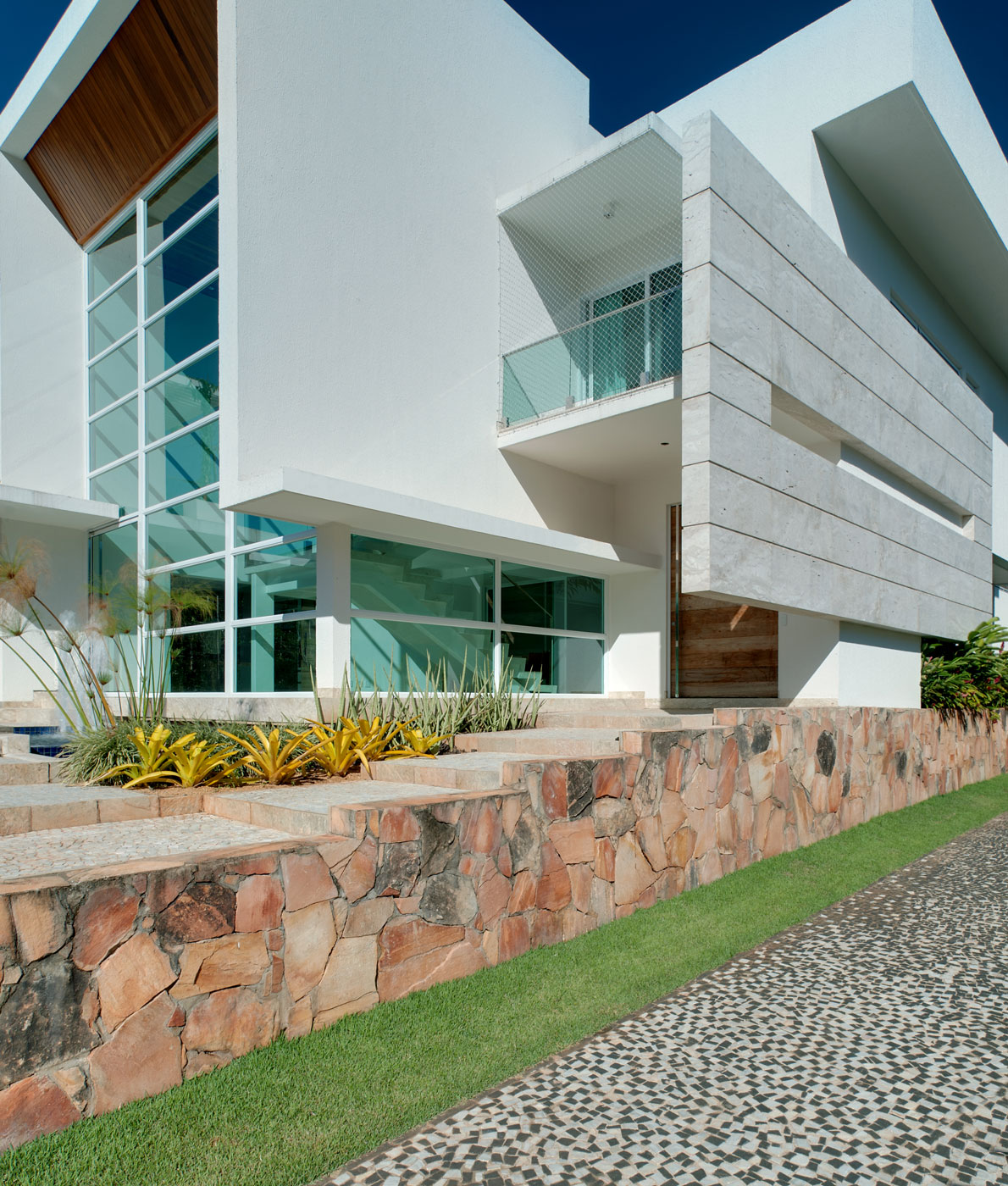 Stunning Aldeia 051 House in Goiânia, Brazil stunning aldeia 051 house in goiania brazil 19e2382