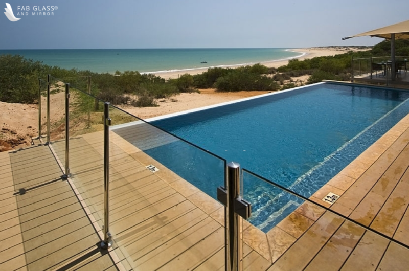 Why Should You Use Glass Railing Systems for Swimming Pools? why should you use glass railing systems for swimming pools 72ec3a9