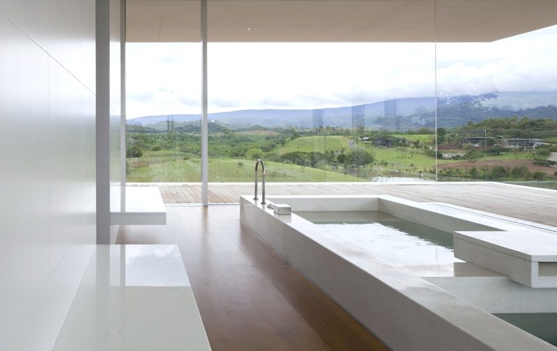 150M Weekend House: The World's Longest Residence 150m weekend house the worlds longest residence 3edfd0d