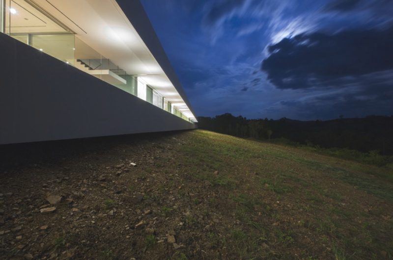150M Weekend House: The World's Longest Residence 150m weekend house the worlds longest residence 40a8ebd