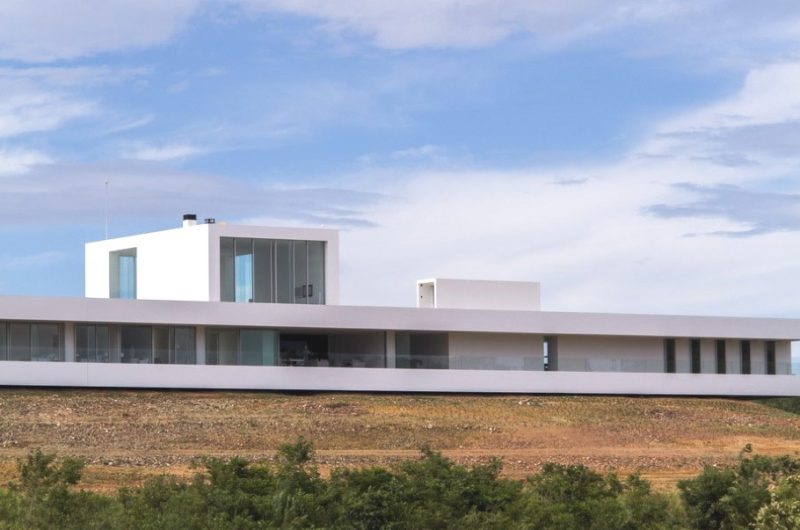 150M Weekend House: The World's Longest Residence 150m weekend house the worlds longest residence 47ad458
