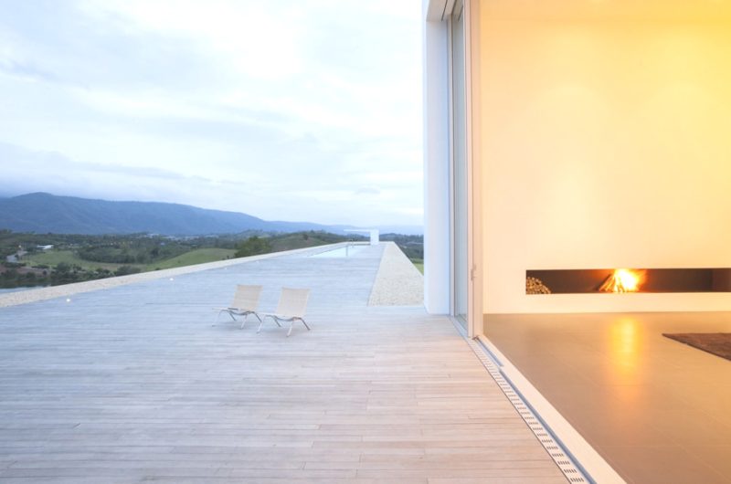 150M Weekend House: The World's Longest Residence 150m weekend house the worlds longest residence 55c3a2c