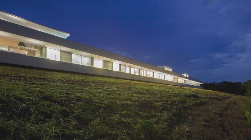 150M Weekend House: The World's Longest Residence 150m weekend house the worlds longest residence 5b4771b