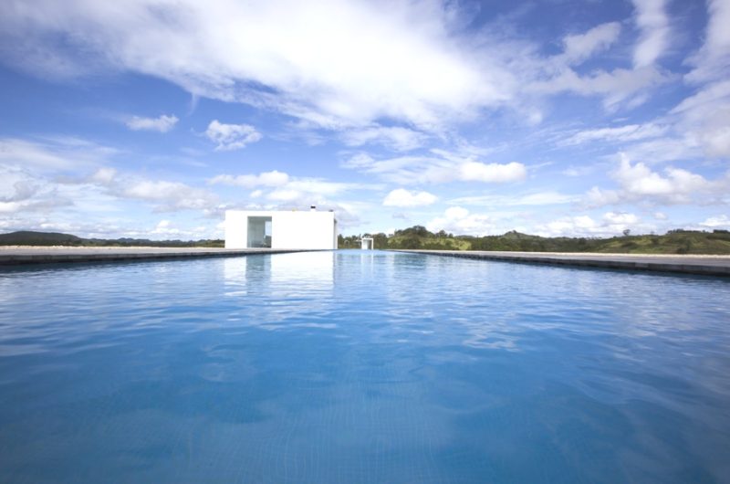 150M Weekend House: The World's Longest Residence 150m weekend house the worlds longest residence a656751