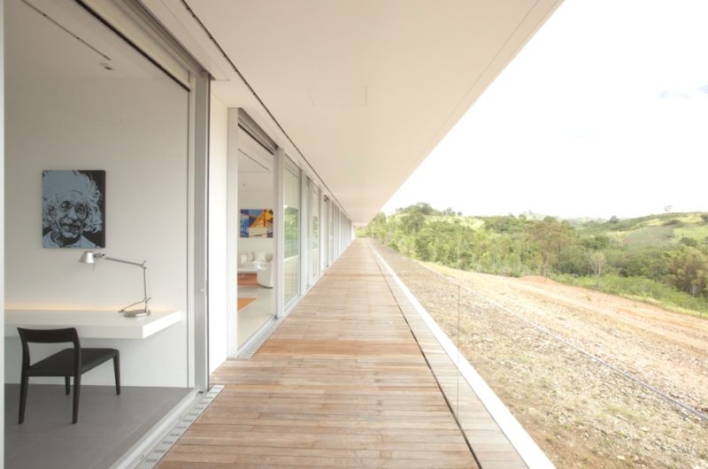 150M Weekend House: The World's Longest Residence 150m weekend house the worlds longest residence b6eb028