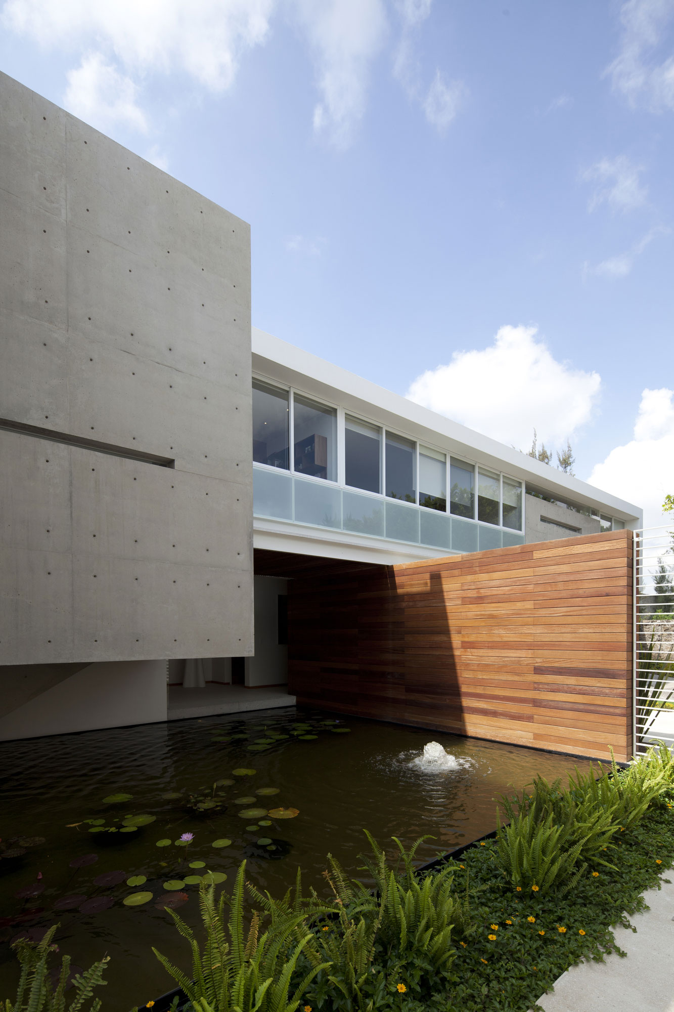 Beautiful FF House by Hernandez Silva Arquitectos beautiful ff house by hernandez silva arquitectos e1ea7f1