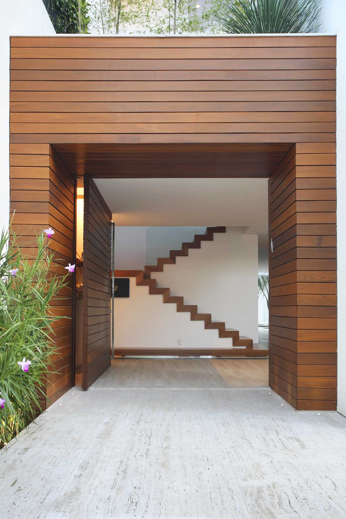 Beautiful Leblon House by Progetto Architetura & Interiores beautiful leblon house by progetto architetura interiores 398b6fd