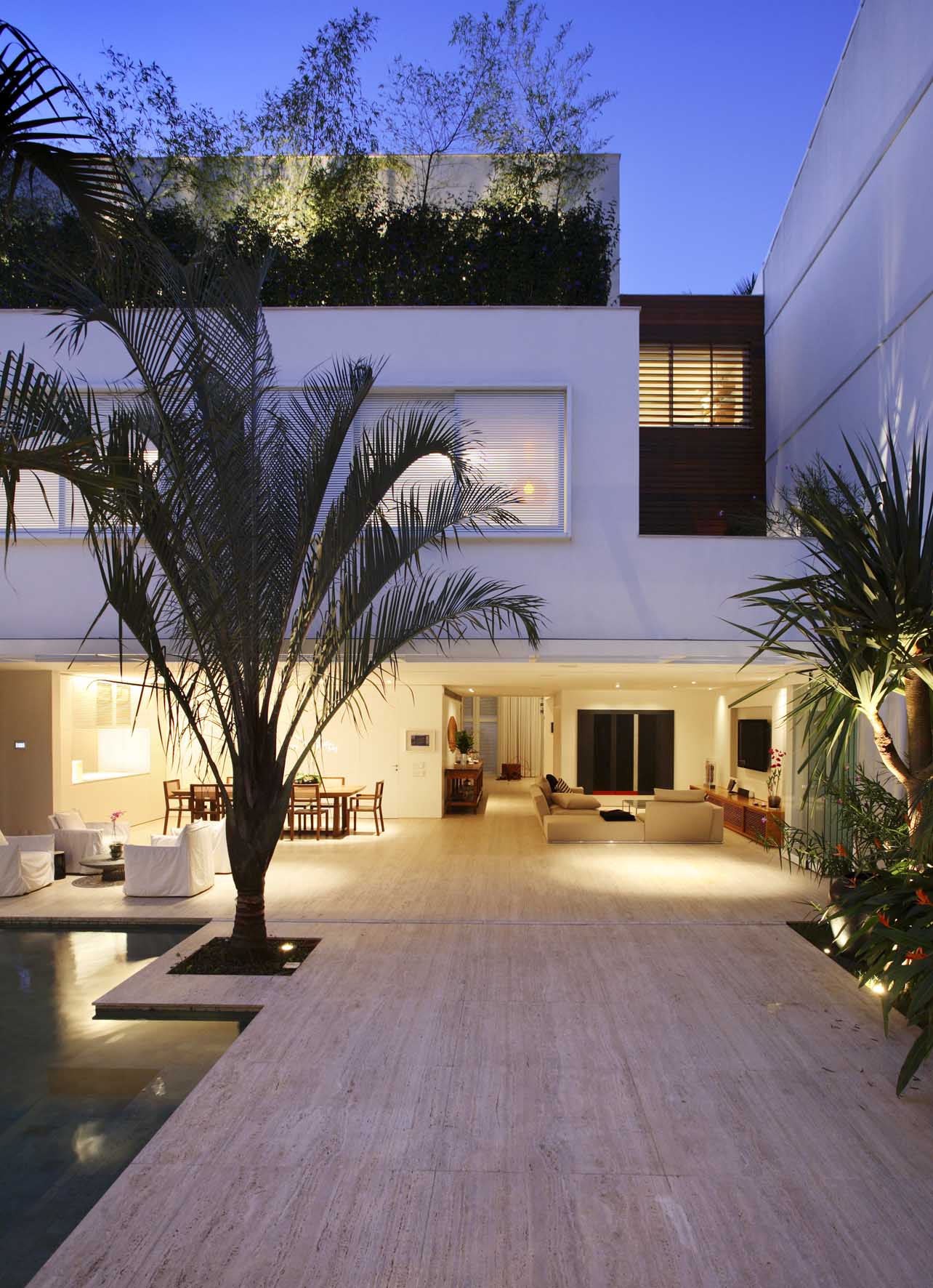 Beautiful Leblon House by Progetto Architetura & Interiores beautiful leblon house by progetto architetura interiores e3a2e85