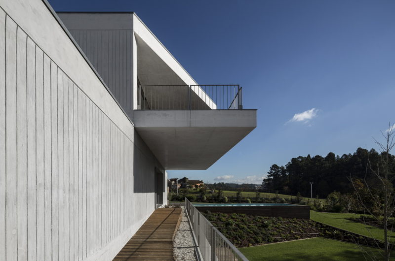 Concrete House in Travanca by Nelson Resende concrete house in travanca by nelson resende 5435578