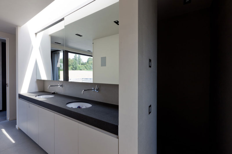Contemporary Courtyard House by VW Areal Architecten contemporary courtyard house by vw areal architecten 1fcbbf5