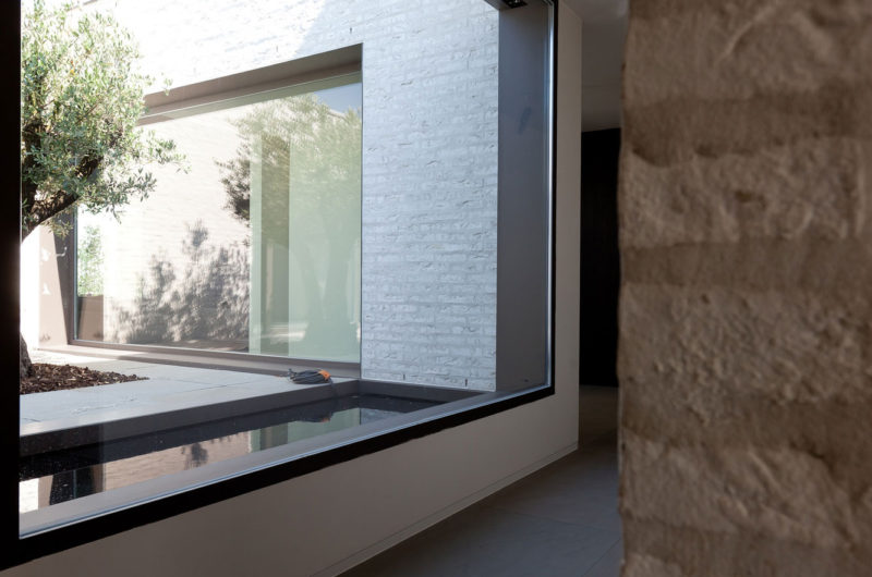 Contemporary Courtyard House by VW Areal Architecten contemporary courtyard house by vw areal architecten 4ed9a50