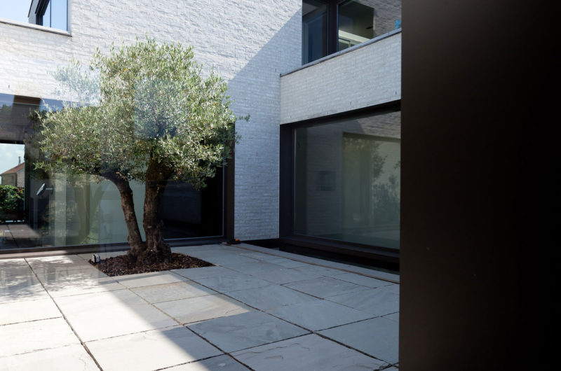 Contemporary Courtyard House by VW Areal Architecten contemporary courtyard house by vw areal architecten 841e591