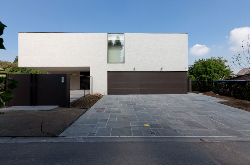 Contemporary Courtyard House by VW Areal Architecten contemporary courtyard house by vw areal architecten c81a82f