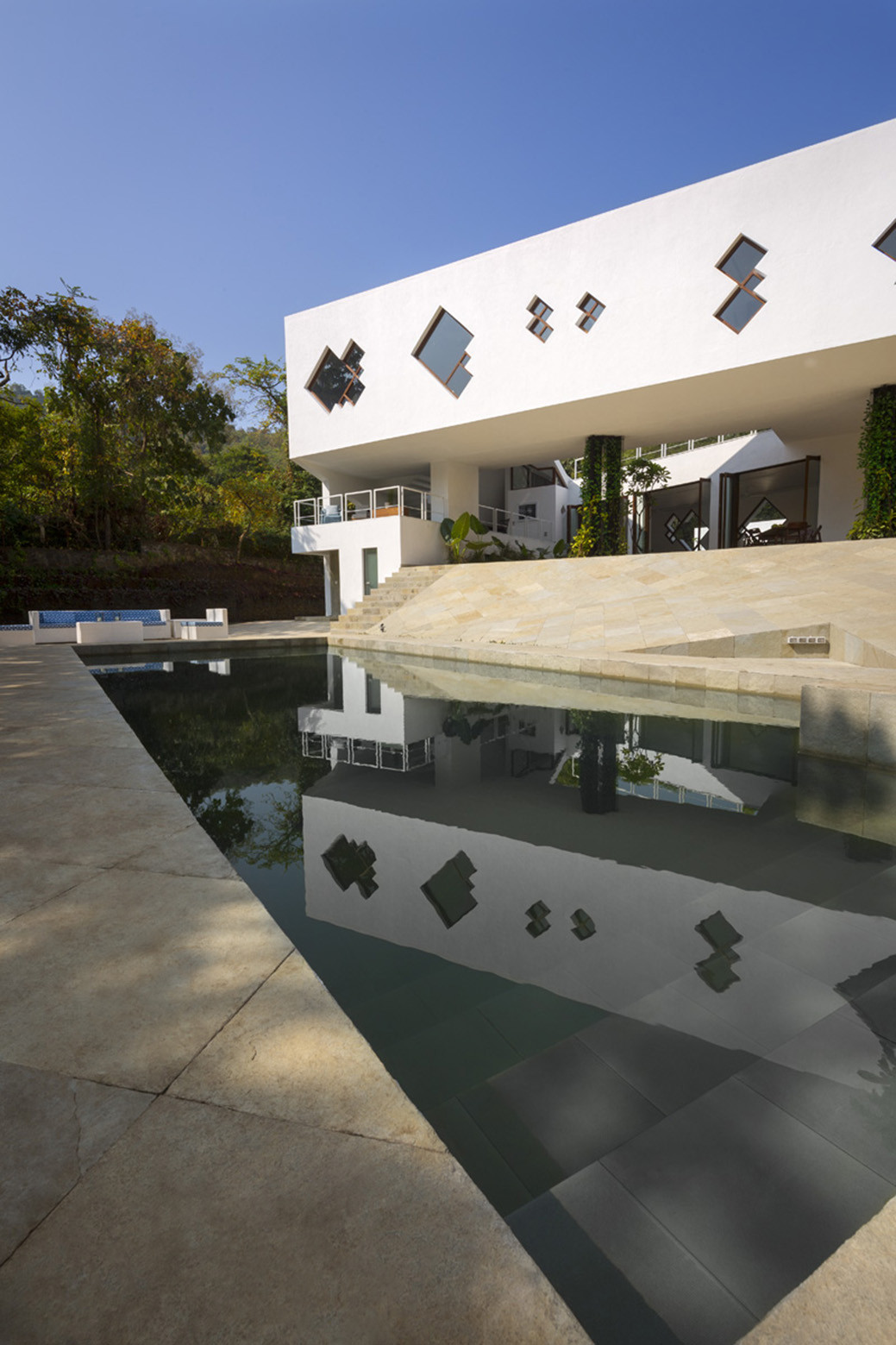 Contemporary Villa On Alibaug Road In Maharashtra, India contemporary villa on alibaug road in maharashtra india 66ffe13