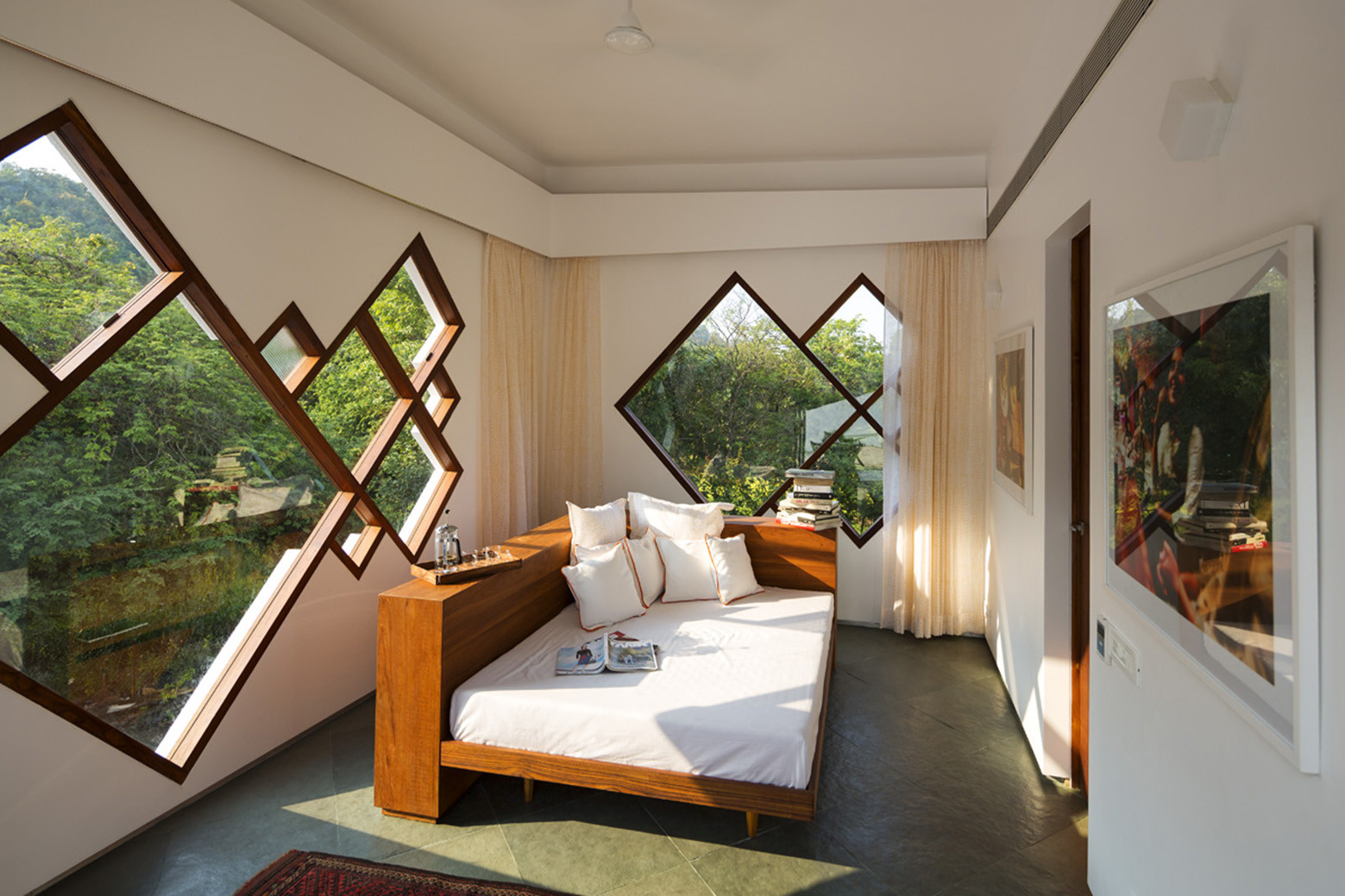 Contemporary Villa On Alibaug Road In Maharashtra, India contemporary villa on alibaug road in maharashtra india ff37b9f