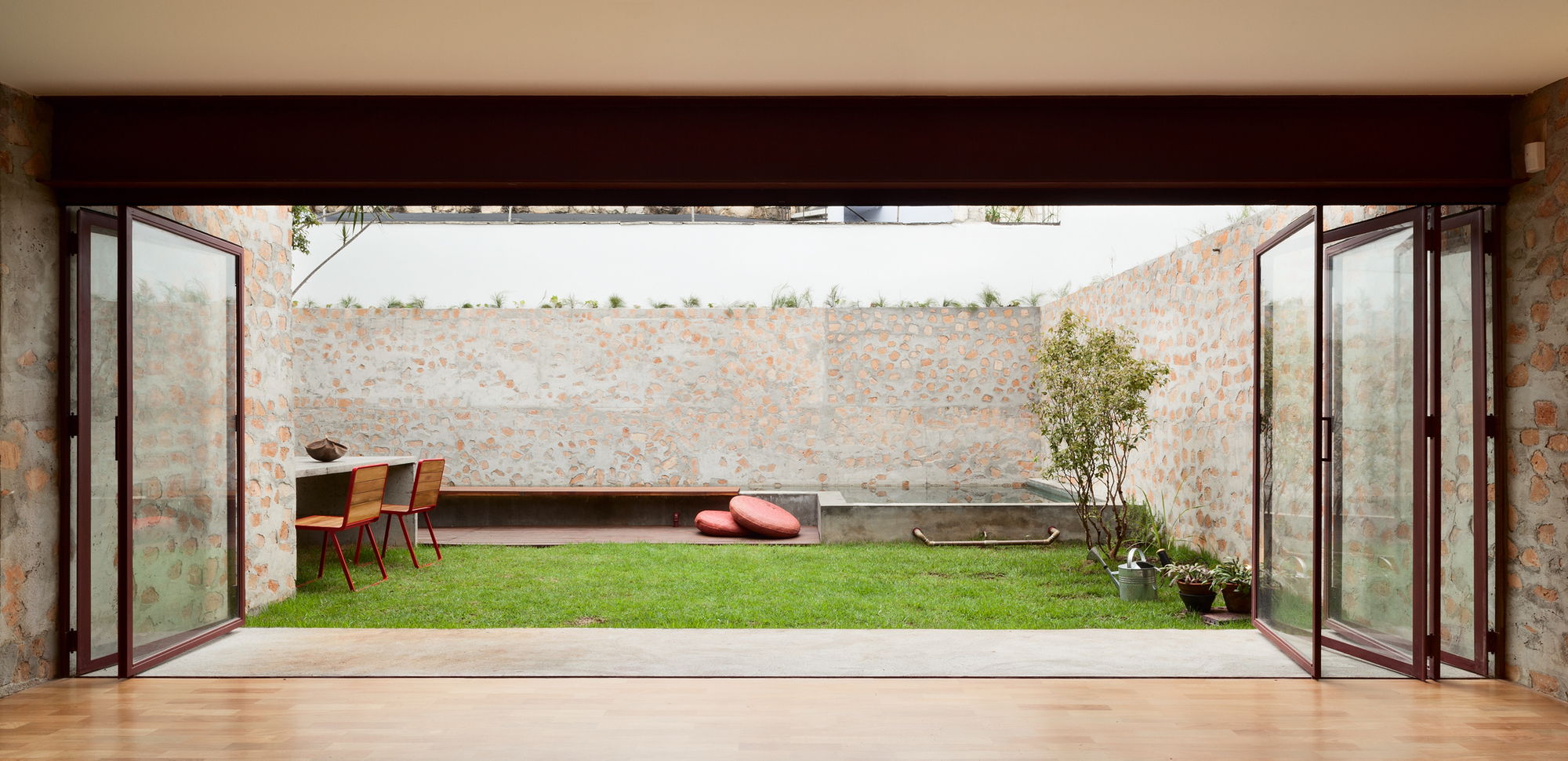 Cozy And Welcoming Itobi House In São Paulo, Brazil cozy and welcoming itobi house in so paulo brazil d5f38fa