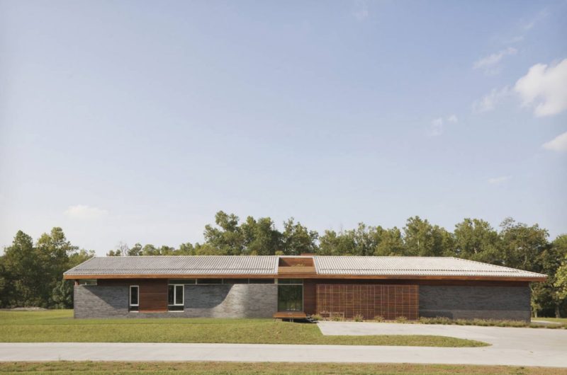 Curved Home in Missouri by Hufft Projects curved home in missouri by hufft projects 0876002