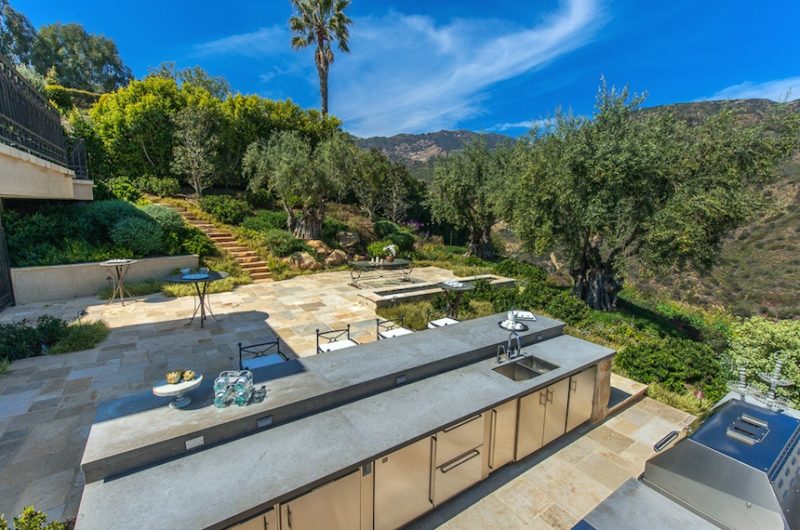 Fancy Prime Estate Atop Billionaire's Beach in Malibu fancy prime estate atop billionaires beach in malibu ebcd902