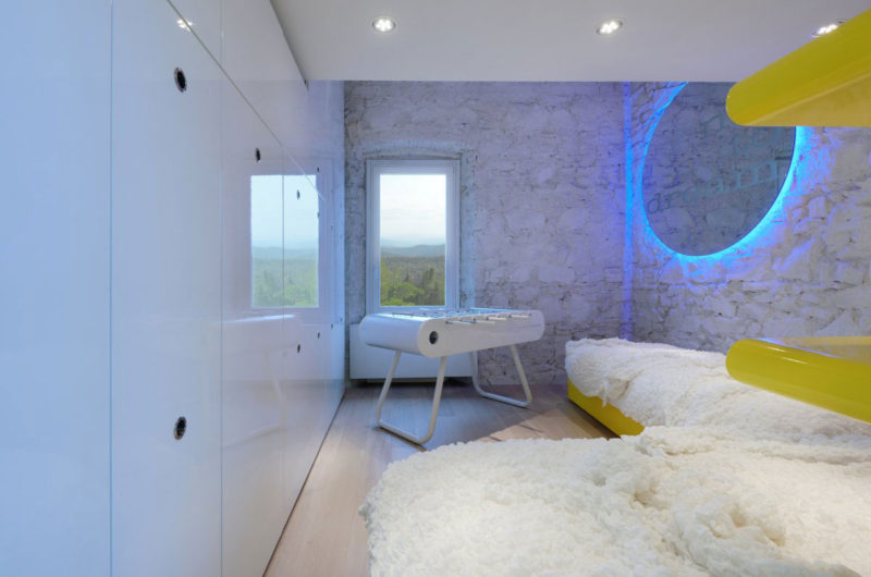 Futuristic House with Medieval Touches by Simone Micheli futuristic house with medieval touches by simone micheli a28e34b