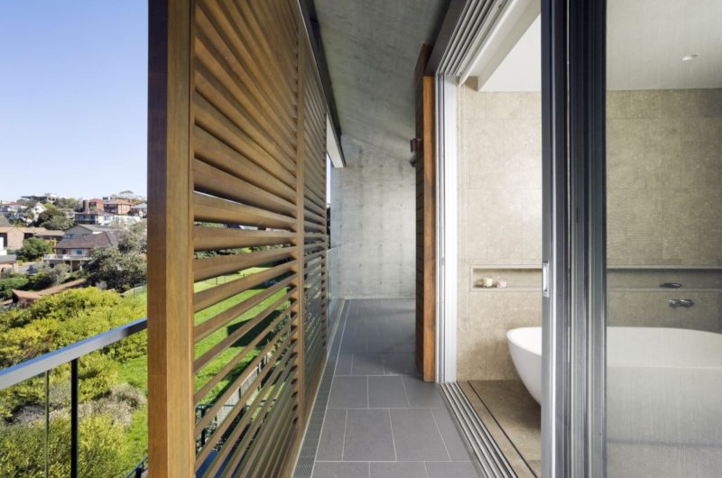 L-shaped Clovelly Residence by Tzannes Associates l shaped clovelly residence by tzannes associates 35f61be