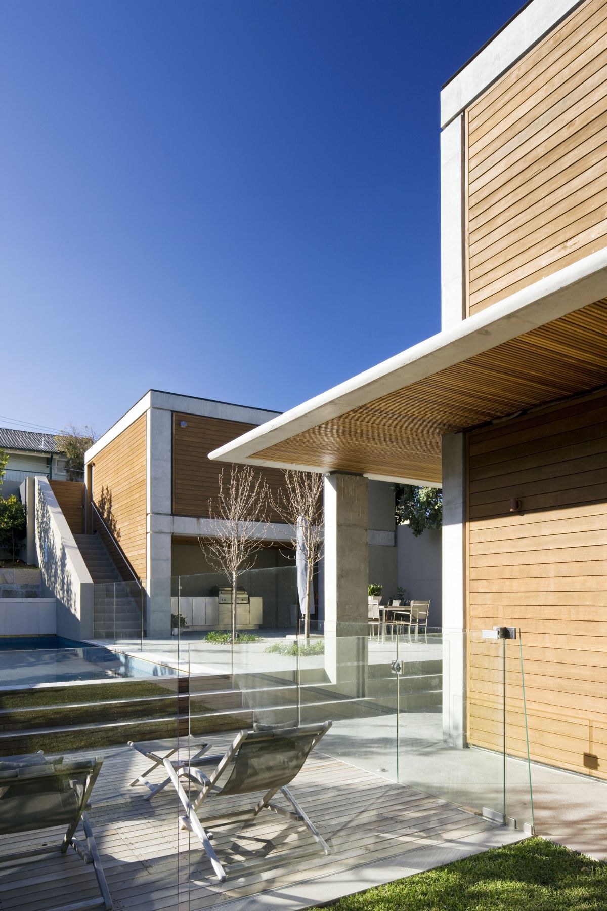 L-shaped Clovelly Residence by Tzannes Associates l shaped clovelly residence by tzannes associates d9e96ca