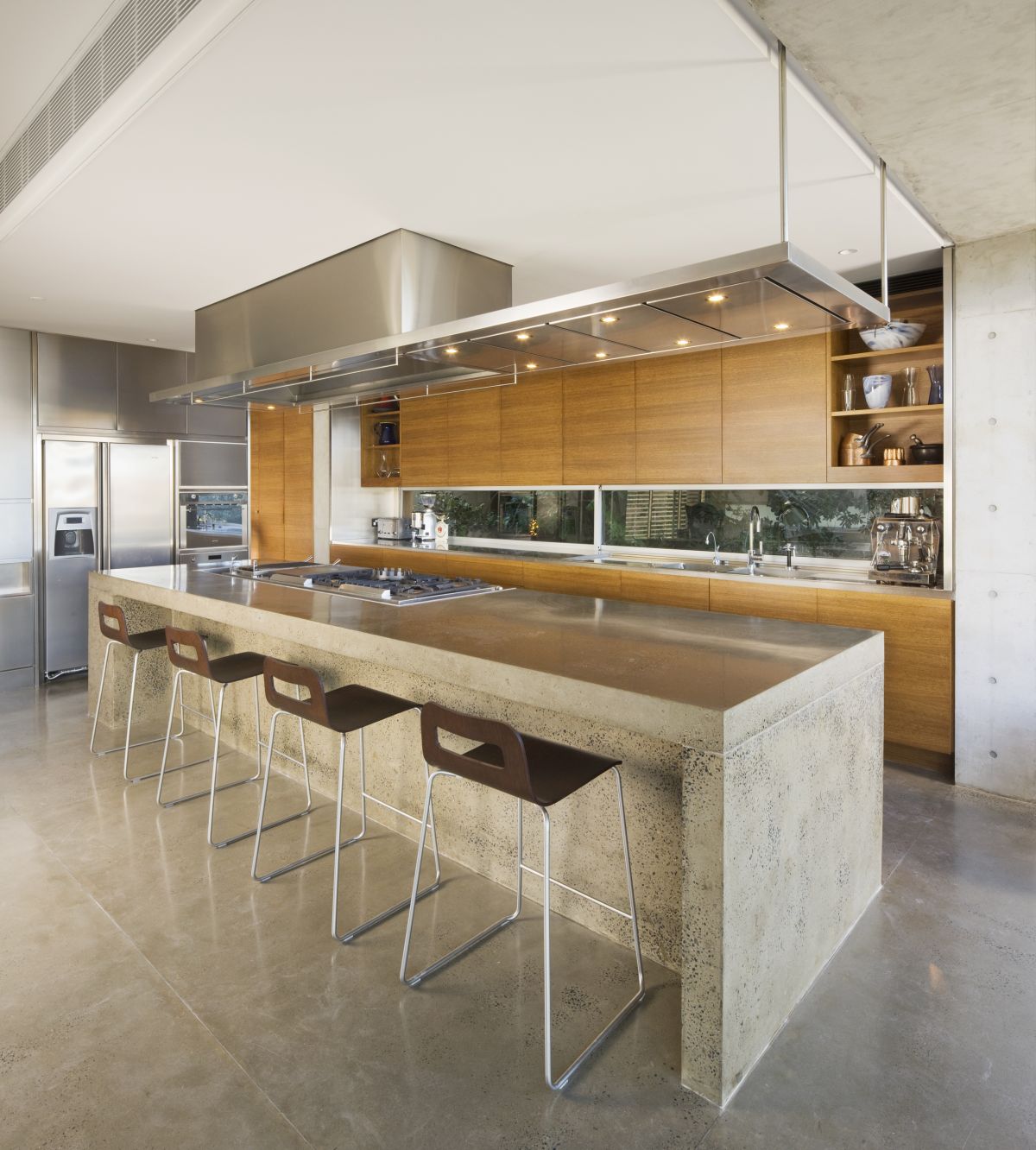 L-shaped Clovelly Residence by Tzannes Associates l shaped clovelly residence by tzannes associates f23dd35