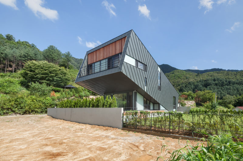 Leaning House In Maryeong-myeon, Jinan-gun, Korea leaning house in maryeong myeon jinan gun korea e2a9875