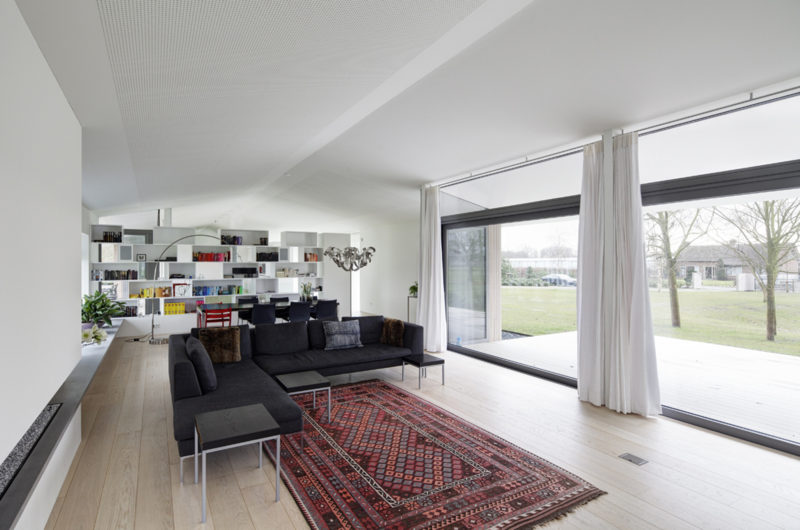 Low-Profile House L by Grosfeld van der Velde Architecten low profile house l by grosfeld van der velde architecten 35a9e4f