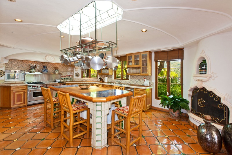 Mexican-Inspired Malibu Estate and Vineyard mexican inspired malibu estate and vineyard 6a62316